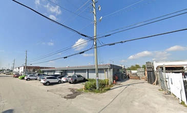 1001 NW 72nd St, Miami, FL à louer Photo de l’immeuble– Image 1 sur 4