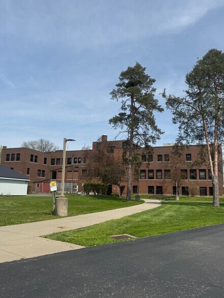 10807 Bennett Rd, Dunkirk, NY à vendre - Photo de l’immeuble – Image 2 sur 29