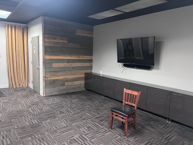 1025 Brevard Rd, Asheville, NC à louer - Photo de l’immeuble – Image 3 sur 8