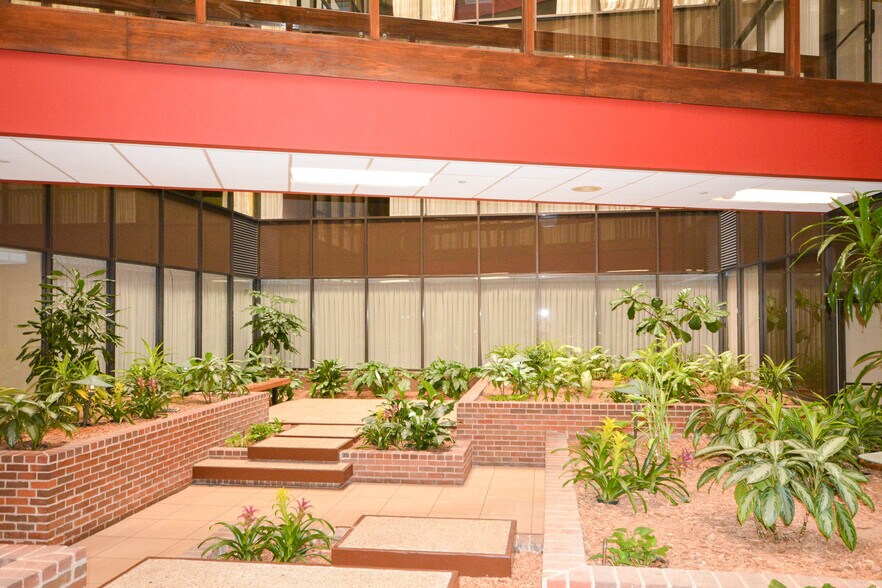 650 S Shackleford Rd, Little Rock, AR à louer - Photo de l’immeuble – Image 2 sur 15