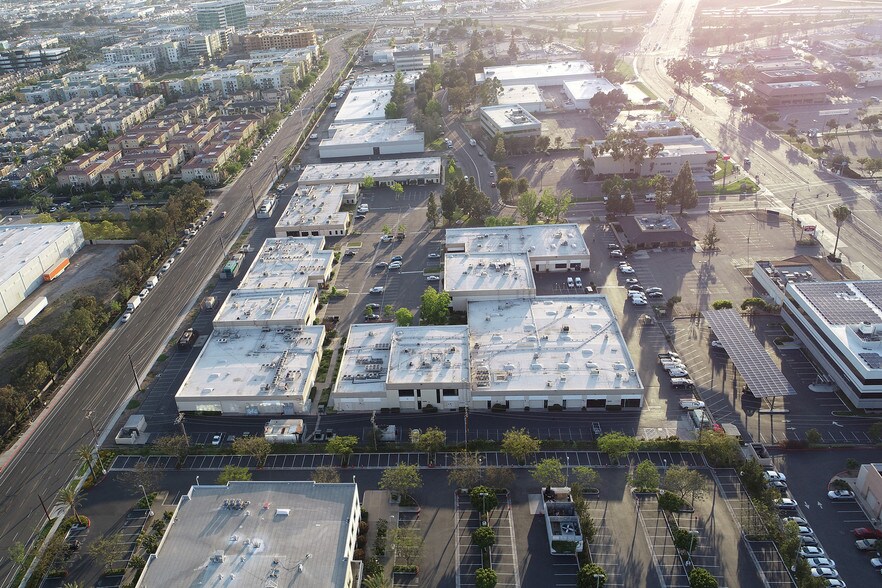 8953-8993 Complex Dr, San Diego, CA à louer - Aérien – Image 2 sur 2
