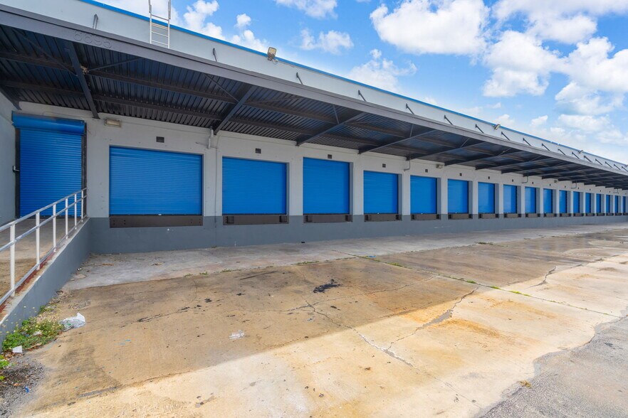 6695-6699 NW 36th Ave, Miami, FL à vendre - Photo de l’immeuble – Image 2 sur 33