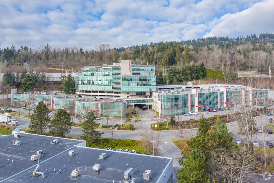 8525 Baxter Pl, Burnaby, BC à louer - Photo de l’immeuble – Image 3 sur 11