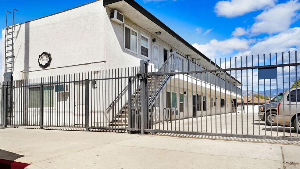 10028 San Fernando Rd, Pacoima, CA à vendre - Photo de l’immeuble – Image 3 sur 17