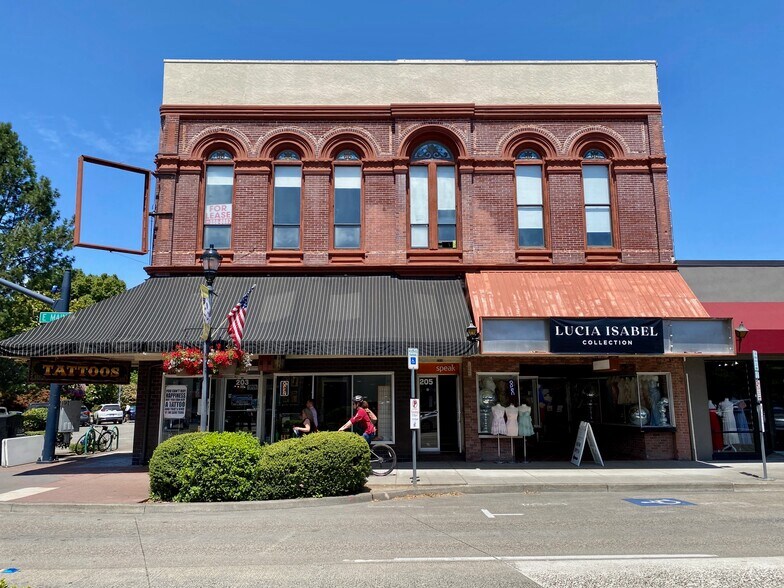 203-207 E Main St, Hillsboro, OR à vendre - Photo de l’immeuble – Image 2 sur 19