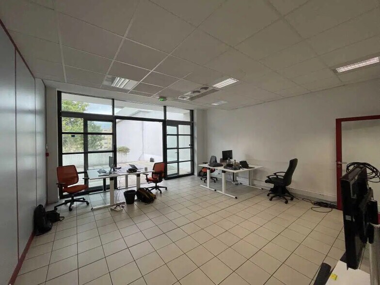 Bureau dans Montpellier à louer - Photo de l’immeuble – Image 2 sur 12