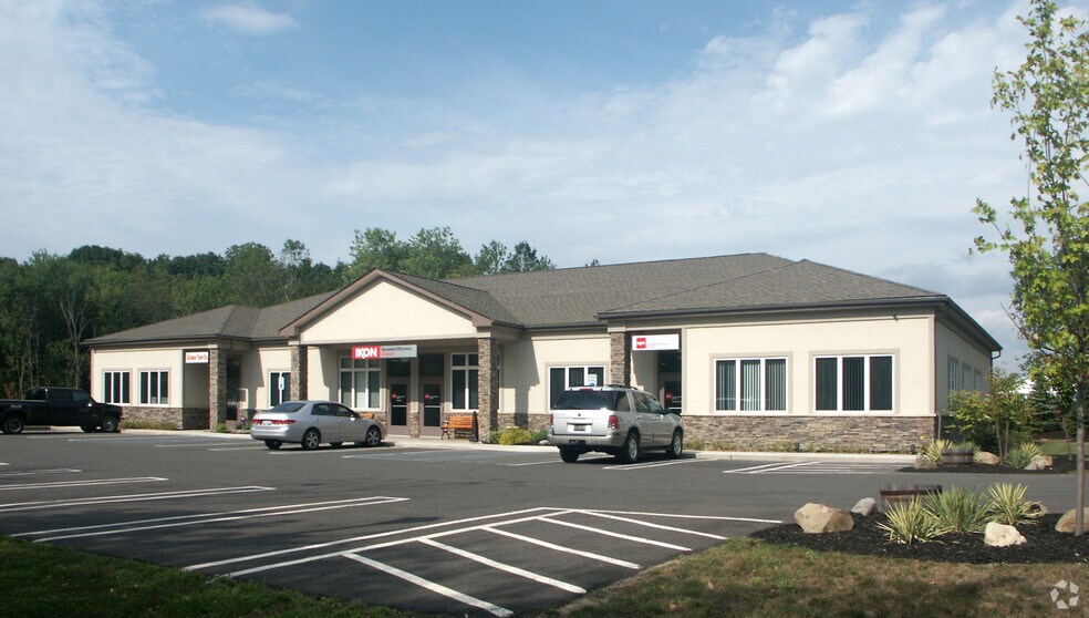 289 N Plank Rd, Newburgh, NY à louer - Photo de l’immeuble – Image 2 sur 20