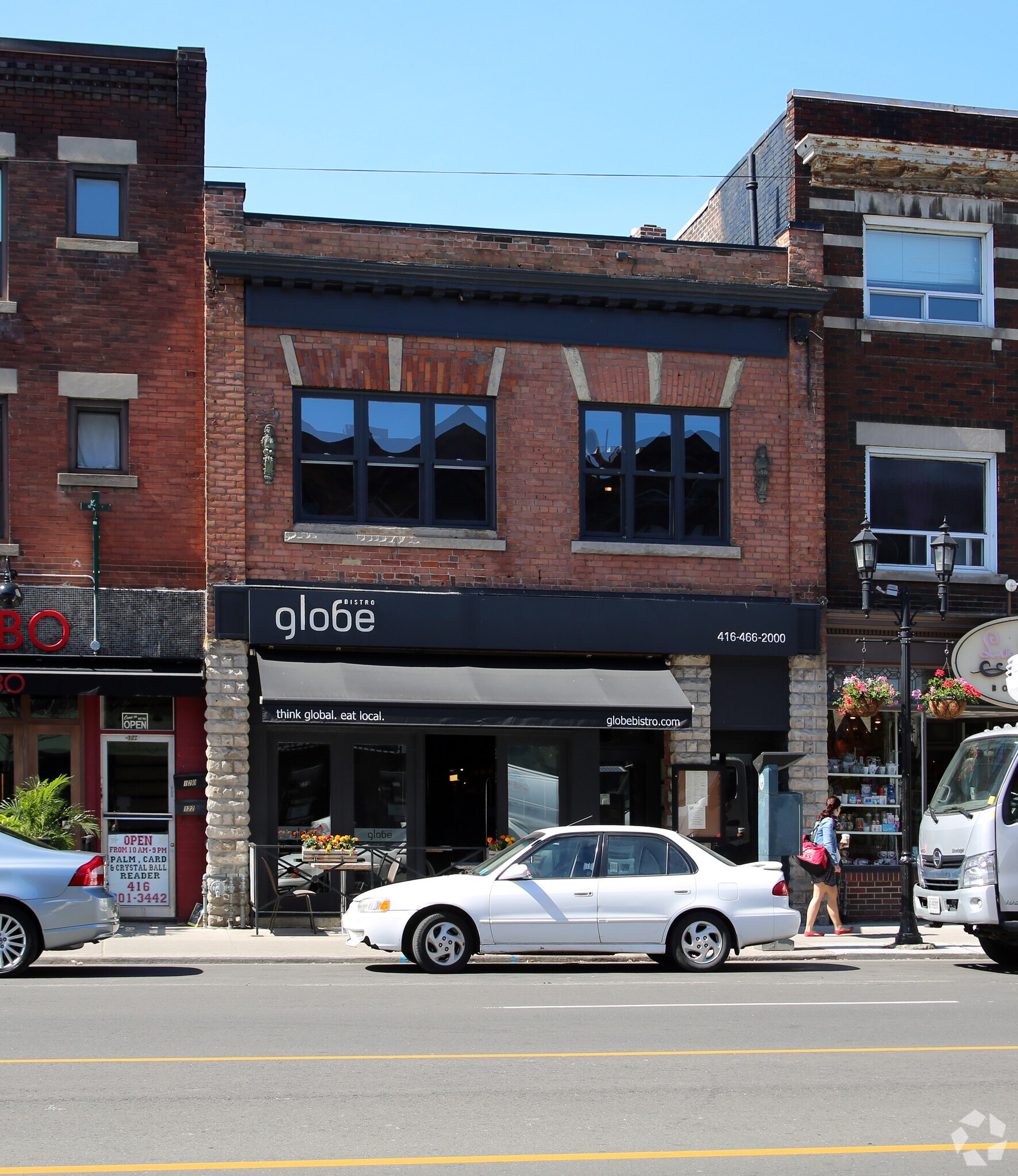 124 Danforth Ave, Toronto, ON à vendre Photo principale– Image 1 sur 13