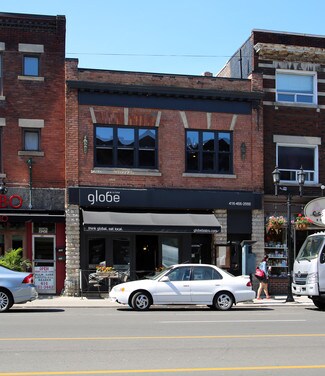 Plus de détails pour 124 Danforth Ave, Toronto, ON - Local commercial à vendre