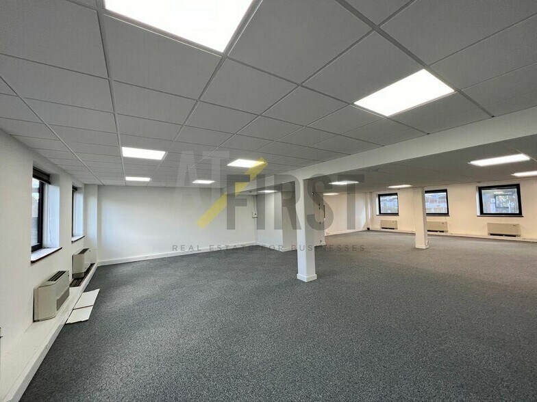 Bureau dans MOUGINS à louer - Photo intérieure – Image 2 sur 8