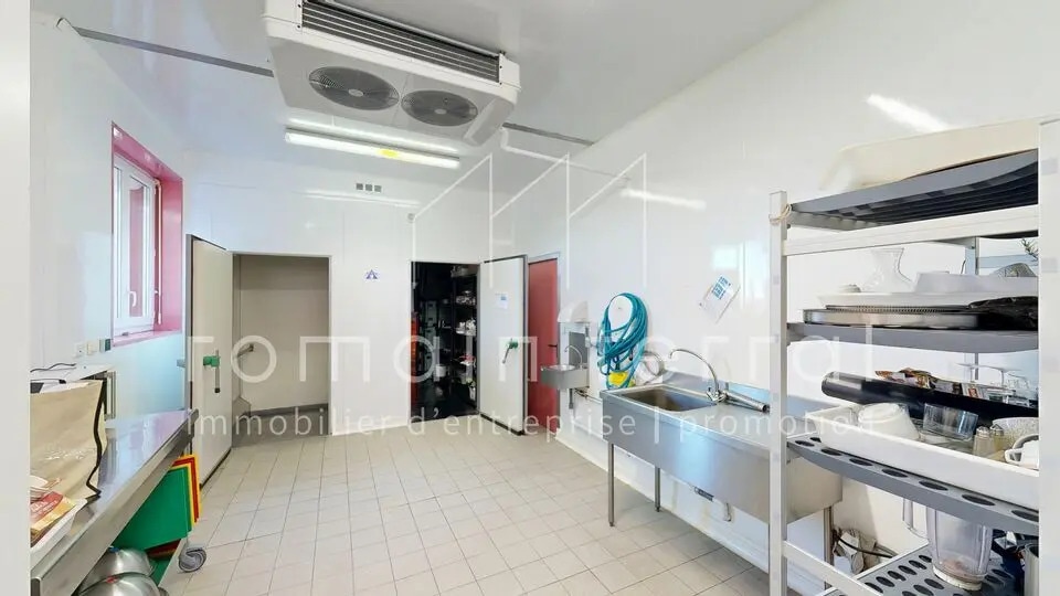 Local d’activités dans Limoges à louer - Photo de l’immeuble – Image 2 sur 8