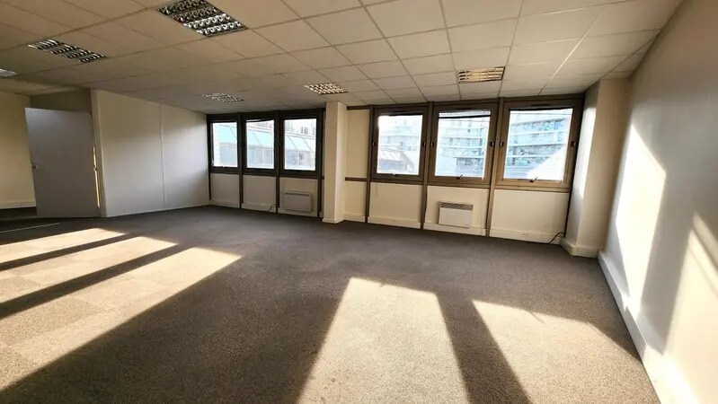 Bureau dans Boulogne-Billancourt à louer - Photo de l’immeuble – Image 1 sur 5