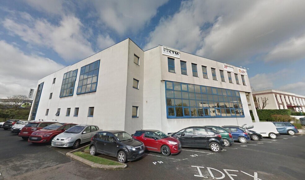 125 Avenue Louis Roche, Gennevilliers à louer - Photo de l’immeuble – Image 1 sur 3