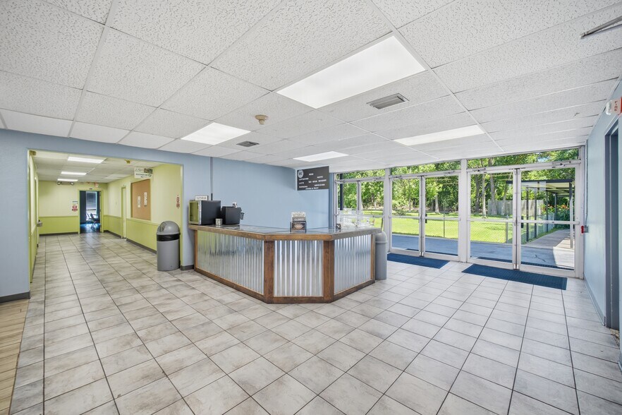 14400 Northwest Fwy, Houston, TX à vendre - Hall d’entrée – Image 3 sur 23