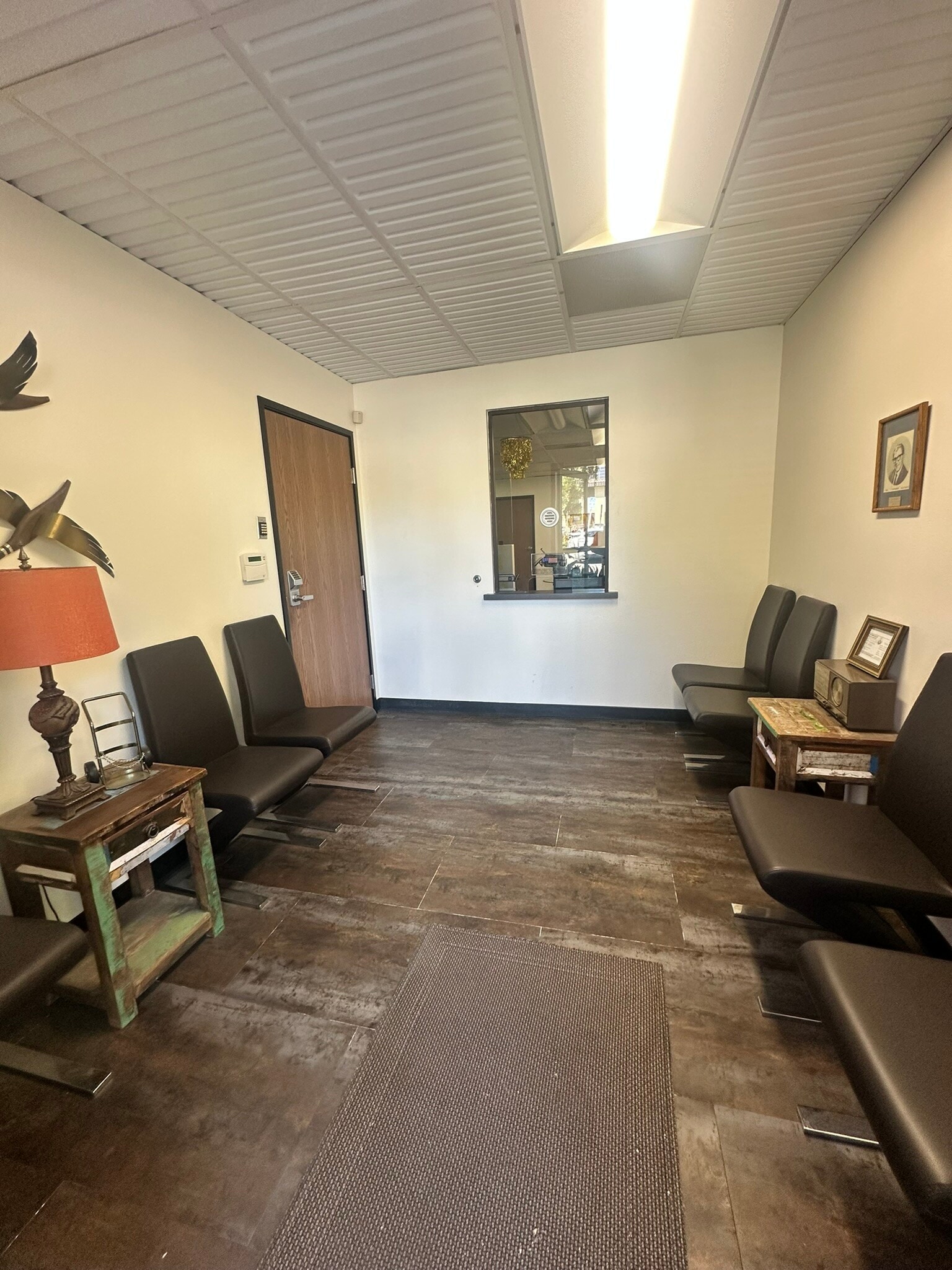 1633 Erringer Rd, Simi Valley, CA à louer Photo intérieure– Image 1 sur 25