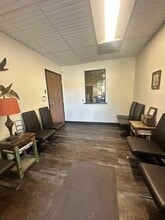 1633 Erringer Rd, Simi Valley, CA à louer Photo intérieure– Image 1 sur 25