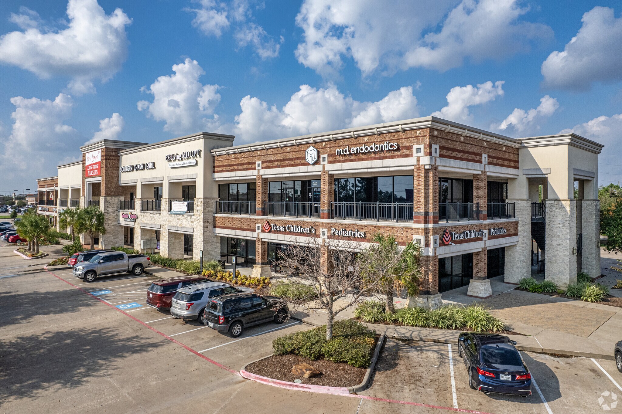 9701 N Sam Houston Pky, Humble, TX à louer Photo de l’immeuble– Image 1 sur 31
