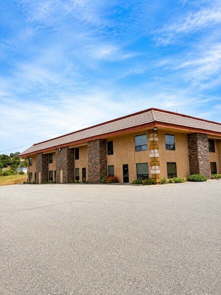 12183 Locksley Ln, Auburn, CA à louer - Photo de l’immeuble – Image 2 sur 9