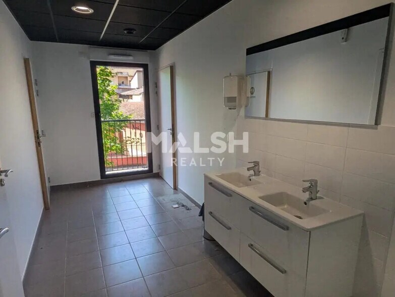 Bureau dans Condrieu à vendre - Photo de l’immeuble – Image 3 sur 3