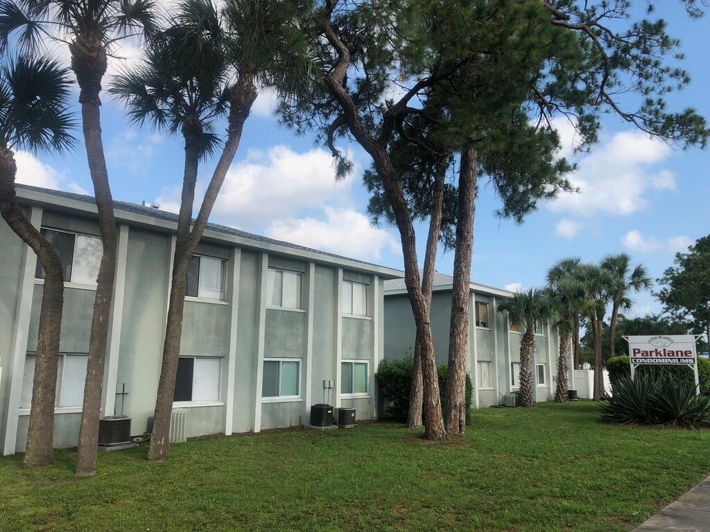 335 47th Ave N, Saint Petersburg, FL à vendre Photo principale– Image 1 sur 1