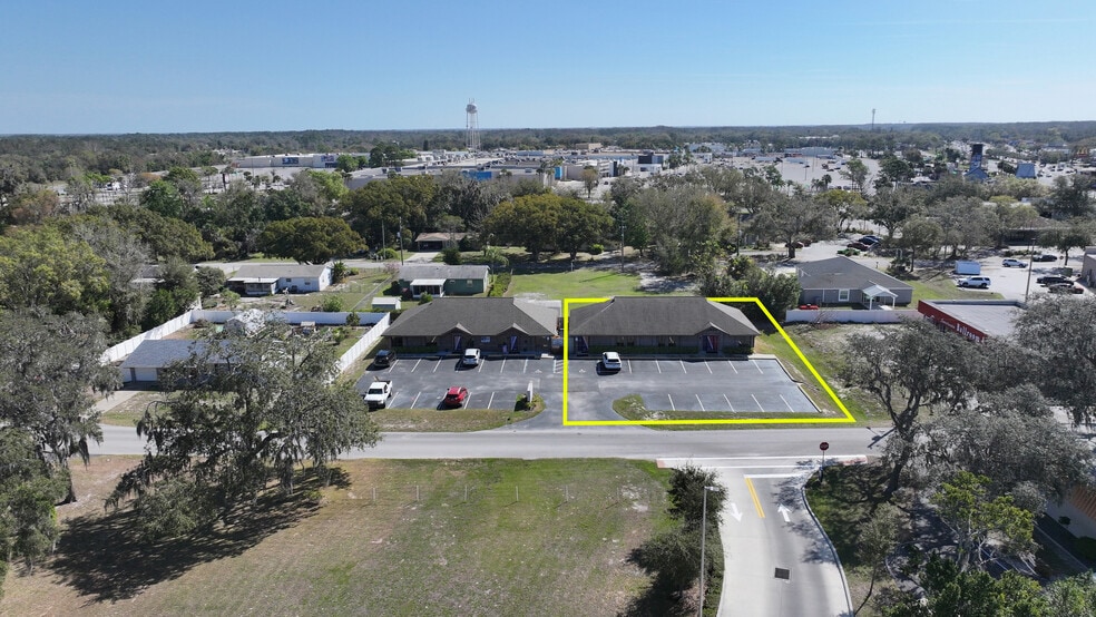 32634 Blossom Ln, Leesburg, FL à vendre - Photo de l’immeuble – Image 3 sur 45