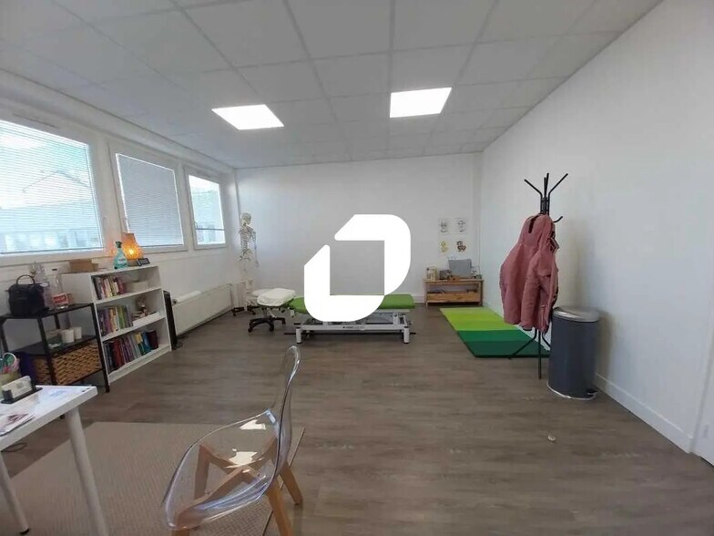 Bureau dans Maurepas à louer - Photo intérieure – Image 3 sur 5