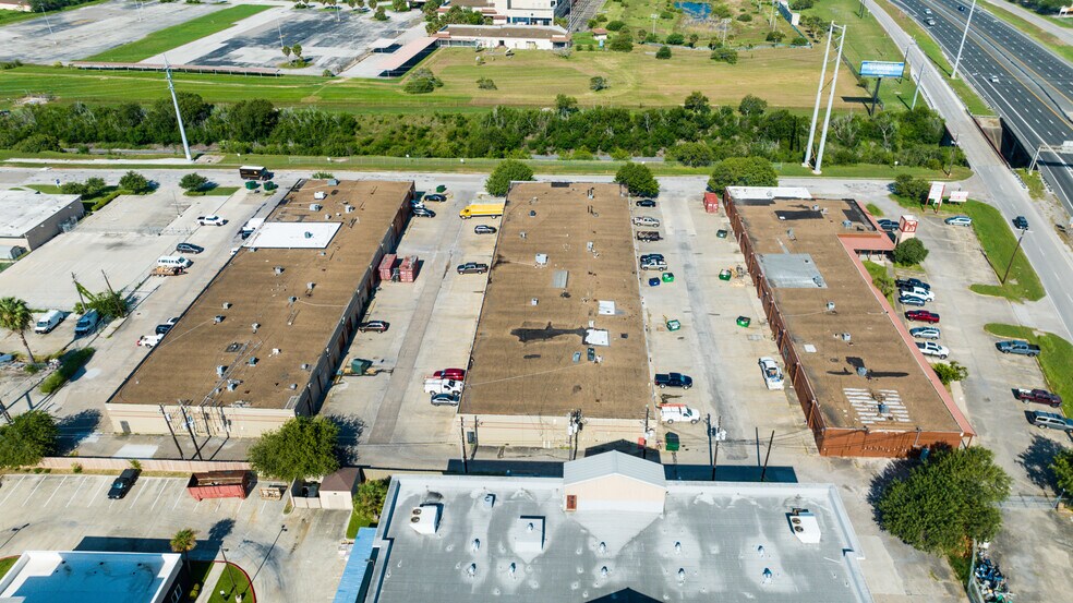 5233 IH 37, Corpus Christi, TX à louer - Photo de l’immeuble – Image 3 sur 4