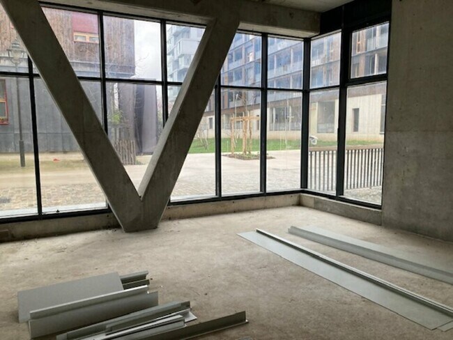 Plus de détails pour Local commercial à vendre