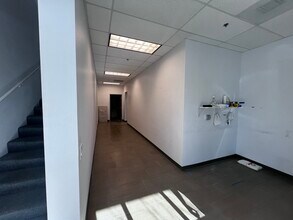 26320 Diamond Pl, Santa Clarita, CA à louer Photo intérieure– Image 2 sur 8