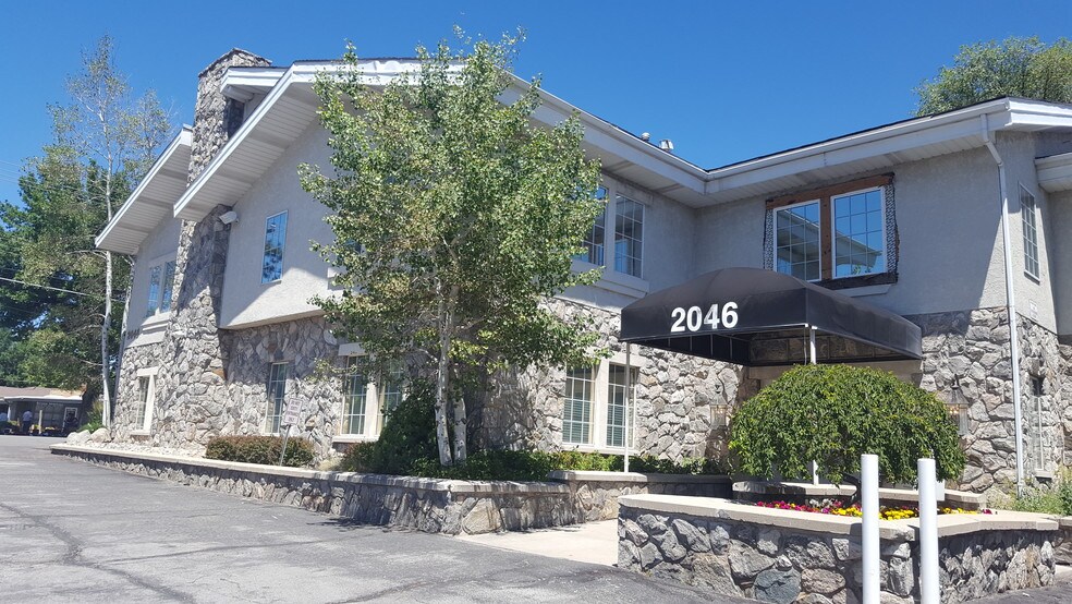 2046 E Murray Holladay Rd, Salt Lake City, UT à louer - Photo de l’immeuble – Image 2 sur 8