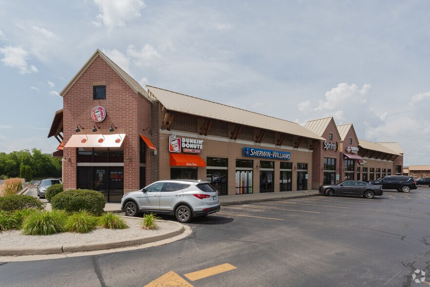 2450-2480 N Grandview Blvd, Waukesha, WI à louer - Photo de l’immeuble – Image 2 sur 6
