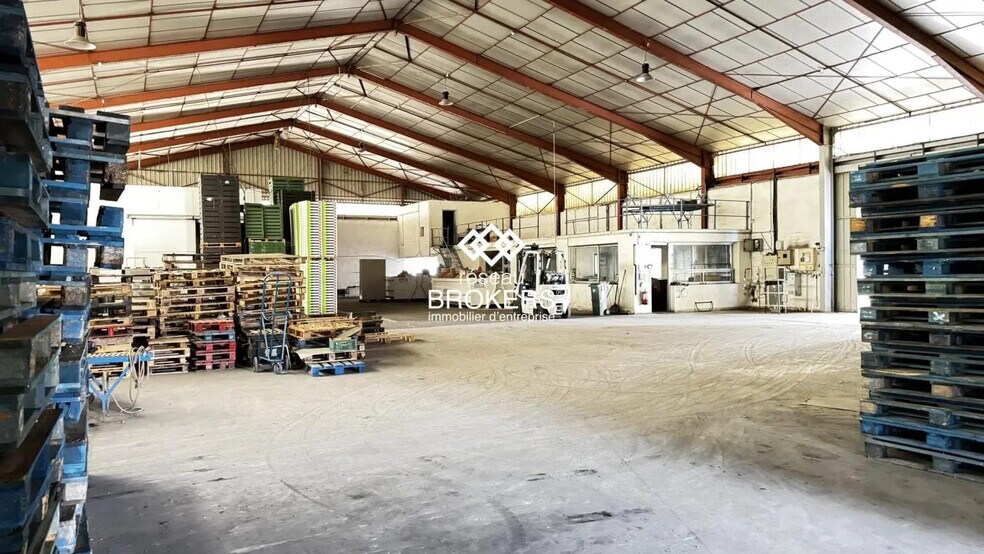Industriel/Logistique dans Cavaillon à louer - Photo de l’immeuble – Image 1 sur 4
