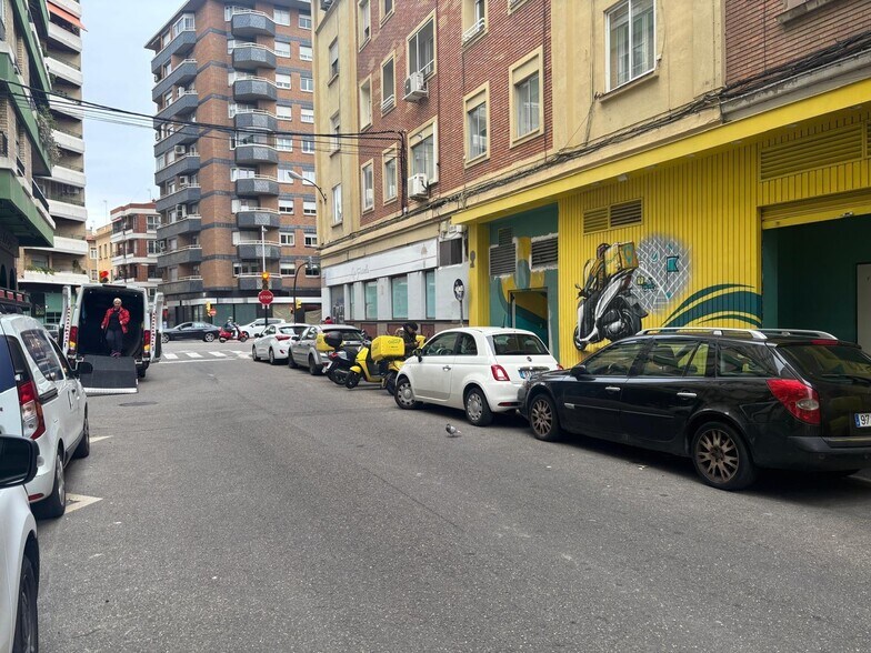 Immeuble residentiel dans Zaragoza, Zaragoza à vendre - Photo de l’immeuble – Image 3 sur 4