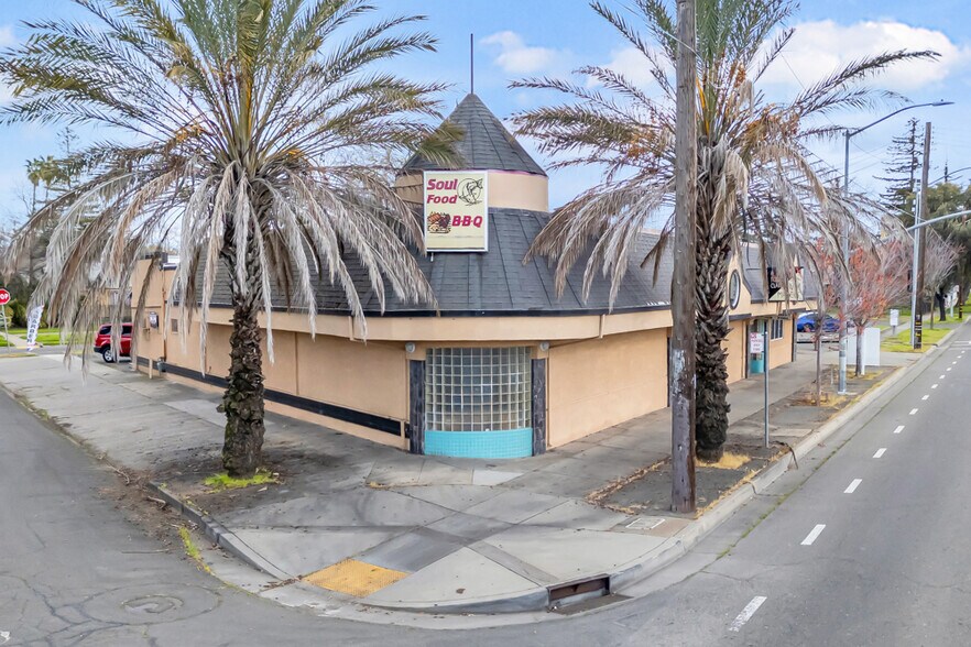 4217 Stockton Blvd, Sacramento, CA à louer - Photo de l’immeuble – Image 1 sur 14