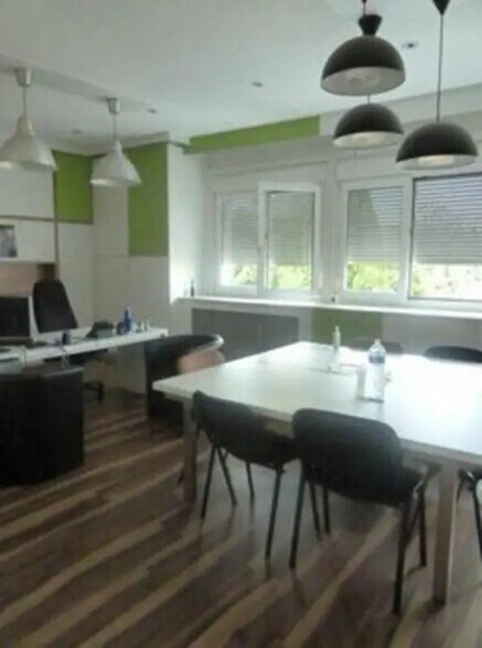 Bureau dans Saint-Avold à louer - Photo de l’immeuble – Image 2 sur 8