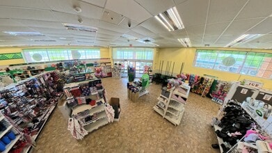 215 Maple Ave W, Vienna, VA à louer Photo intérieure– Image 1 sur 2