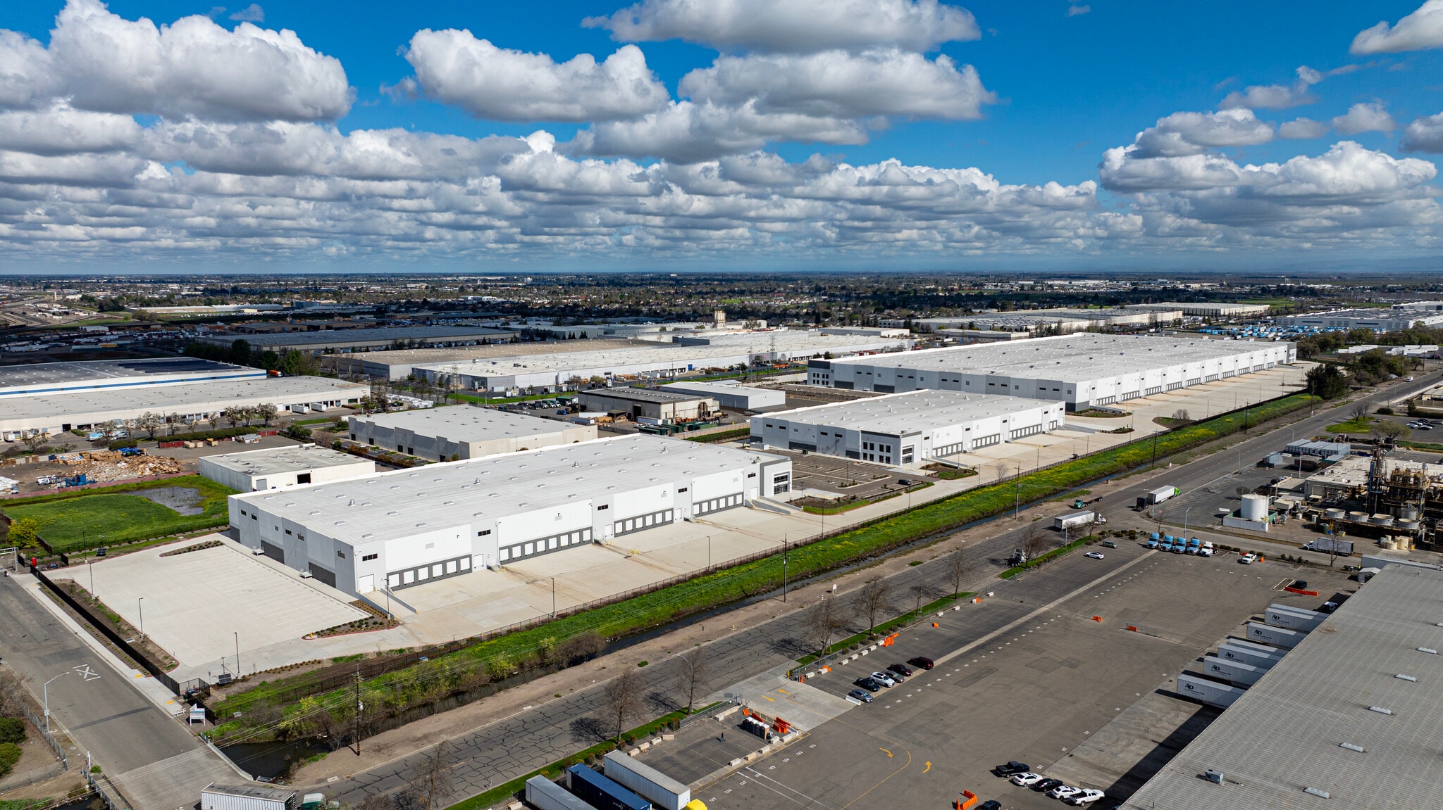 Industrial Dr, Stockton, CA à louer Aérien– Image 1 sur 9