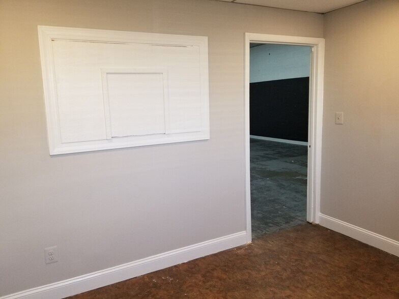 8831-8869 Walker Mill Rd, Capitol Heights, MD à louer - Photo de l’immeuble – Image 3 sur 9