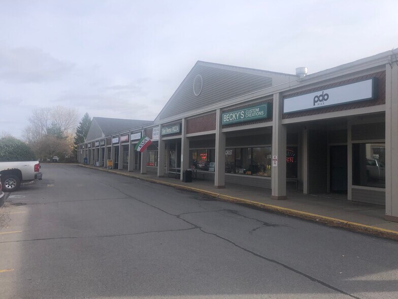 7575 Buckley Rd, North Syracuse, NY à louer - Photo de l’immeuble – Image 3 sur 5