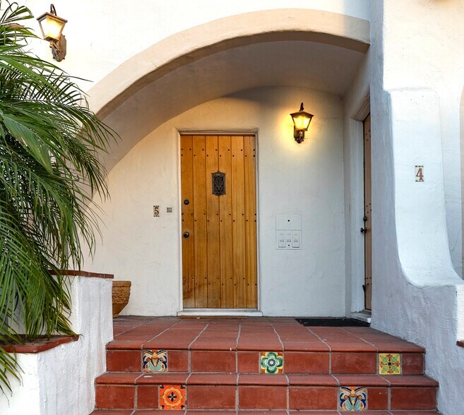 111 Chapala St, Santa Barbara, CA à vendre - Photo de l’immeuble – Image 3 sur 14