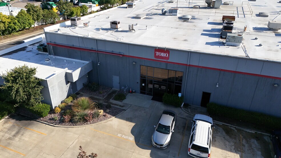 1588 N Marshall Ave, El Cajon, CA à vendre - Photo de l’immeuble – Image 3 sur 4