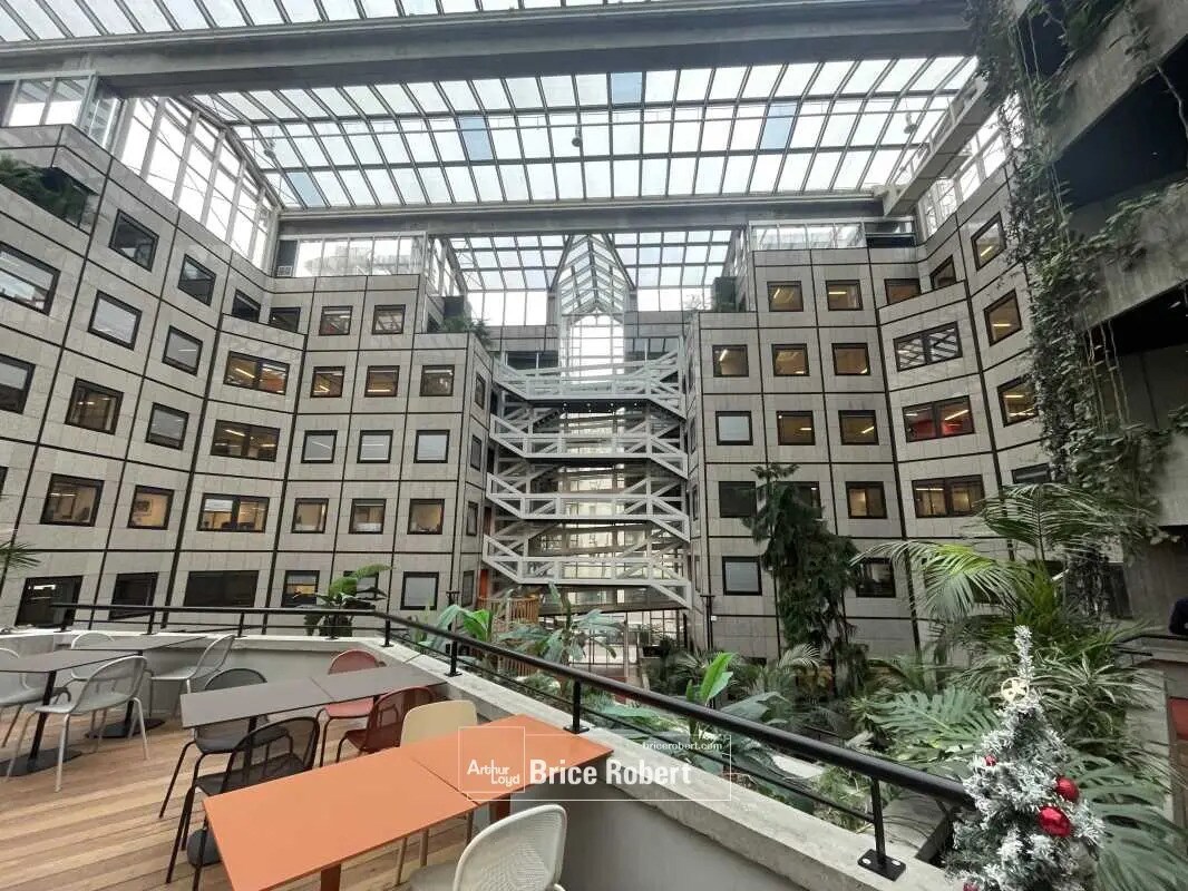 Bureau dans Villeurbanne à louer Photo de l’immeuble– Image 1 sur 15