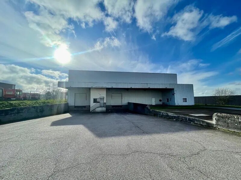 Bureau dans Barentin à louer Photo de l’immeuble– Image 1 sur 13