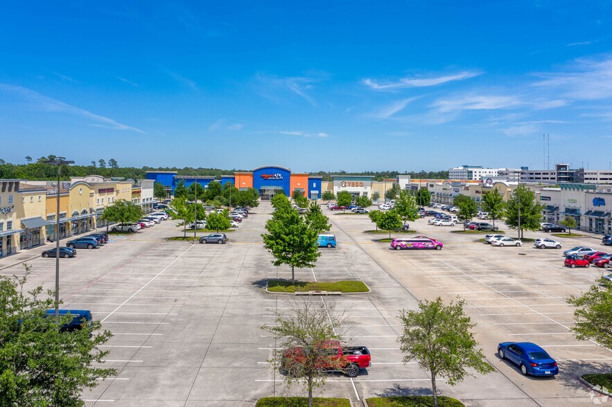 17937-17945 I-45 S, Shenandoah, TX à louer - Photo de l’immeuble – Image 3 sur 12
