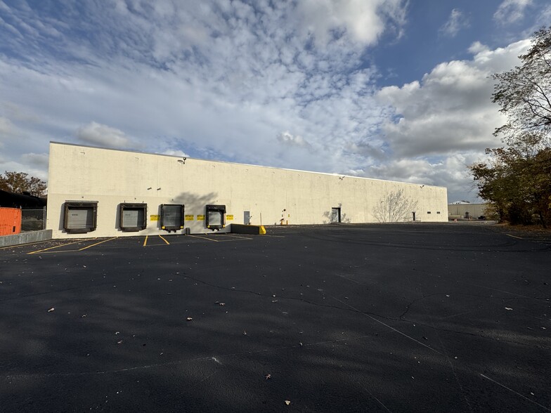 95 Mayhill St, Saddle Brook, NJ à louer - Photo de l’immeuble – Image 3 sur 17