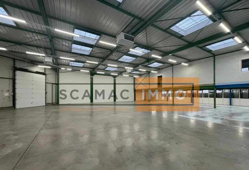 Industriel/Logistique dans Saint-Thibault-des-Vignes à louer - Photo intérieure – Image 3 sur 11