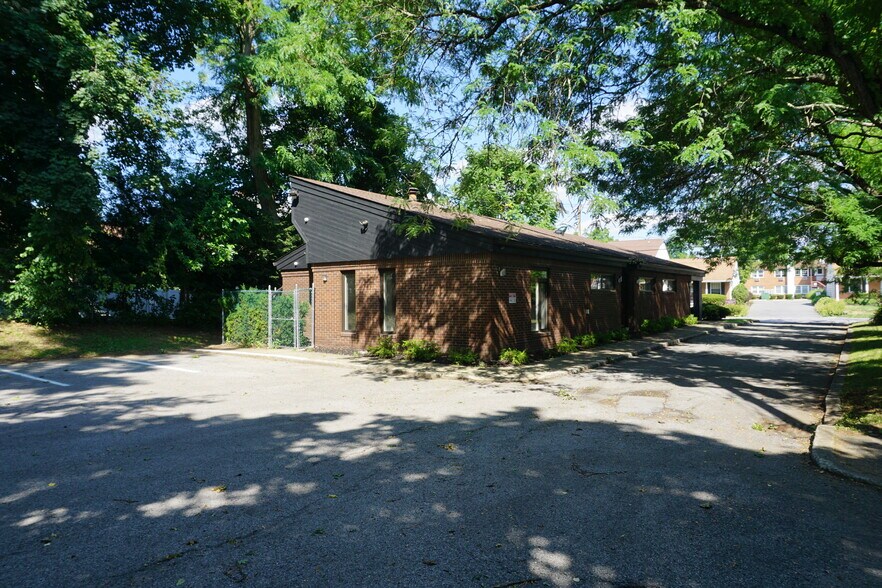149 S Grand Ave, Poughkeepsie, NY à vendre - Photo de l’immeuble – Image 3 sur 9