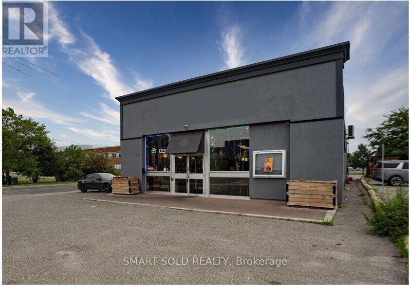 2043 Eglinton Ave E, Toronto, ON à vendre - Photo de l’immeuble – Image 2 sur 5