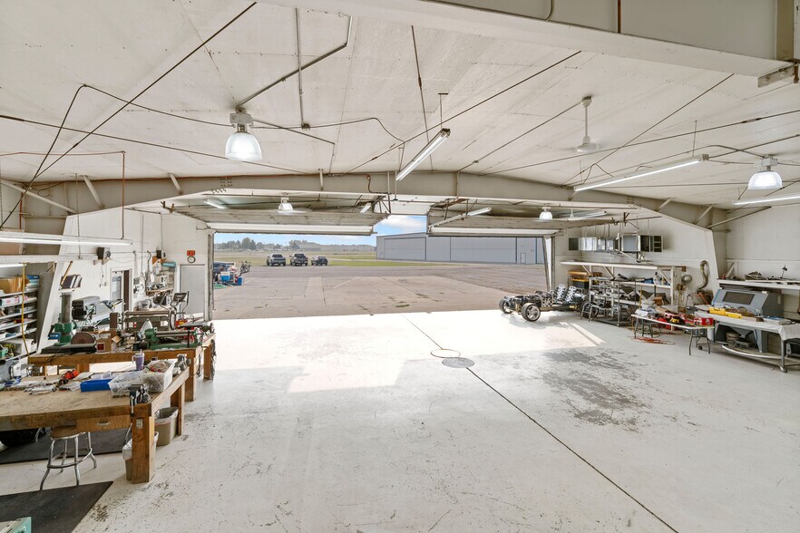 1893 Airport Rd, Kalispell, MT à vendre - Photo principale – Image 1 sur 30