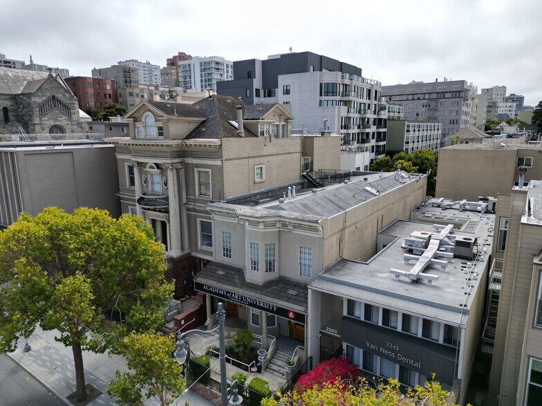 2211 Van Ness Ave, San Francisco, CA à vendre - Photo de l’immeuble – Image 3 sur 3